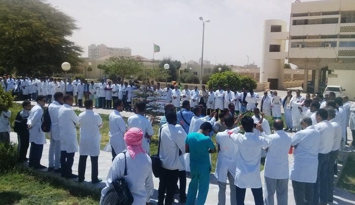 Les médecins grévistes déterminés à poursuivre leur mouvement