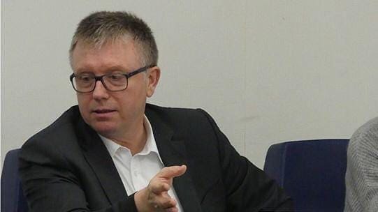Le président de l’intergroupe parlementaire européen de soutien au Polisario, Joachim Shuster, jette l’éponge.