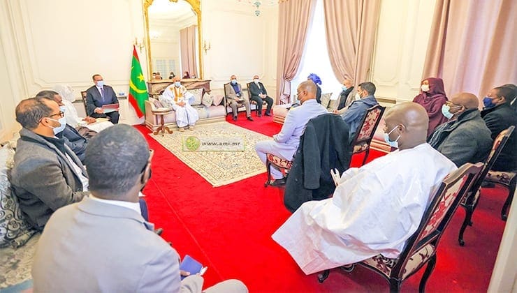 Le président Ghazouani salue l’apport de la colonie mauritanienne en France