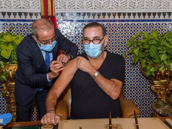 Maroc : le roi Mohamed VI a donné le coup d’envoi de la campagne de vaccination du coronavirus