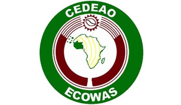 La CEDEAO suspend la Guinée et dépêche une mission à Conakry