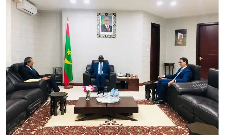 Le ministre des affaires étrangères reçoit les ambassadeurs du Maroc et de l’Algérie