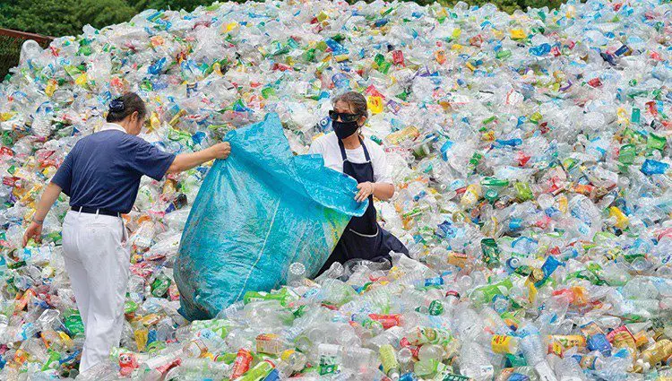 Environnement : le G7 promet de mettre fin à la pollution plastique en 2040