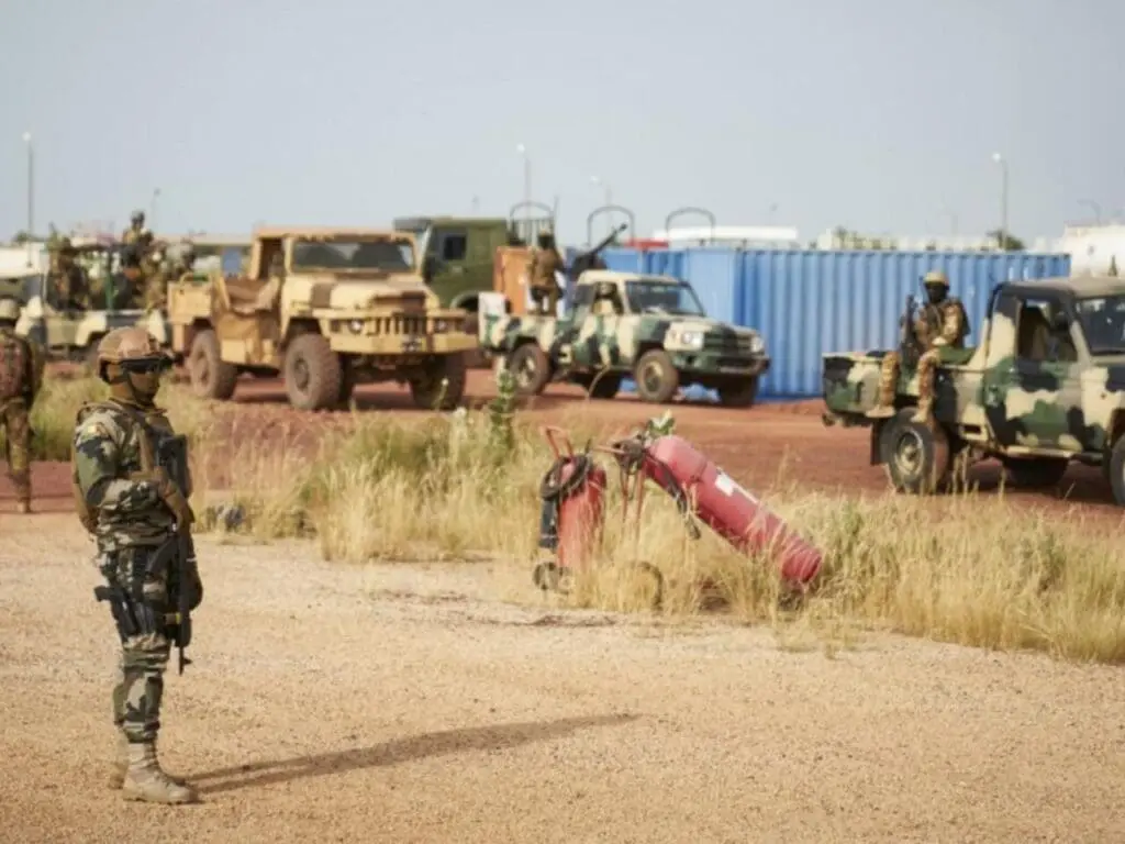 Mali : attentat à la voiture piégée contre une base militaire malienne à l’ouest de Tombouctou