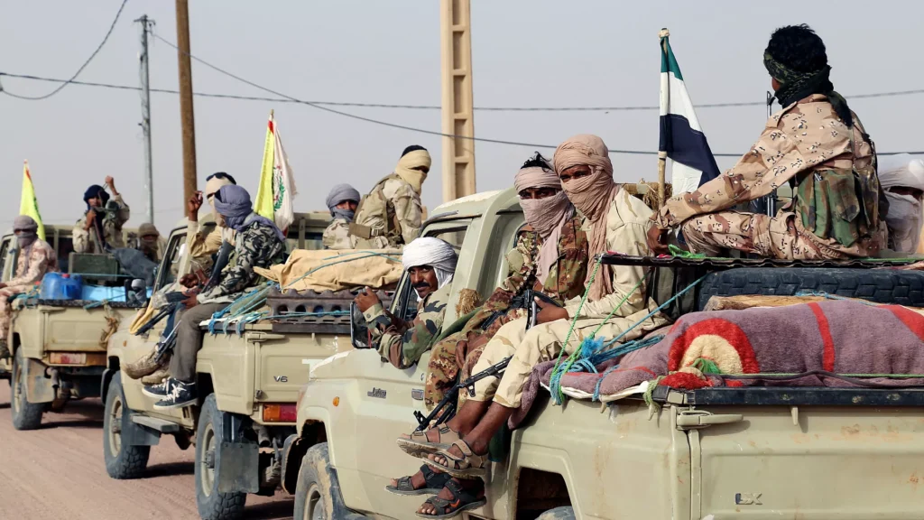 Mali : les rebelles touaregs affirment avoir bloqué les principaux axes routiers du Nord