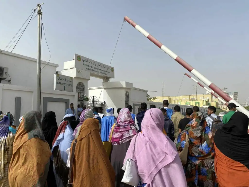 Sit-in des étudiants mauritaniens devant le ministère de l’enseignement supérieur et de la recherche scientifique