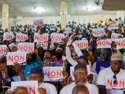 Mali : la coalition de l’opposition condamne sa dissolution par le pouvoir militaire en place