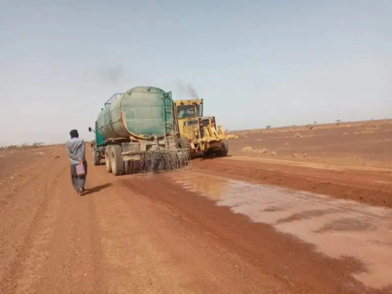 Adrar : 48 millions MRO du conseil régional pour désenclaver certaines communes de la wilaya