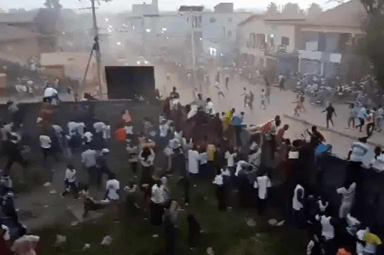 Guinée : la bousculade du stade du 3 avril a fait officiellement 56 morts