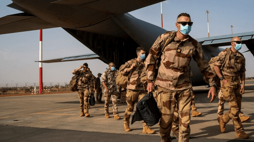 Fin du retrait des forces françaises du Tchad