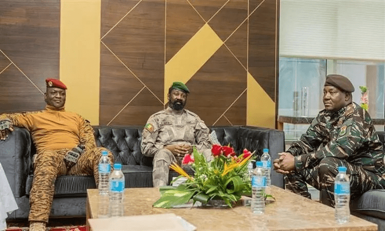 Les pays membres de l’alliance du Sahel vont mettre en place une force commune pour lutter contre le terrorisme
