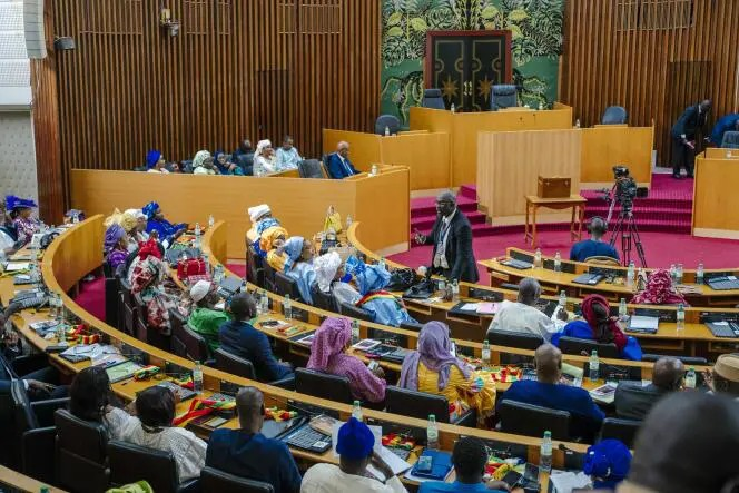 Plan d’austérité au Sénégal : réduction de salaires et suppression d’agences et d’institutions gouvernementales