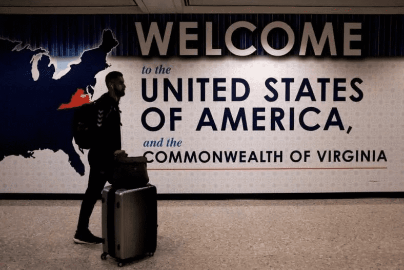 Décision américaine : les ressortissants de 43 pays interdits d’entrer aux USA ou soumis à certaines restrictions variables