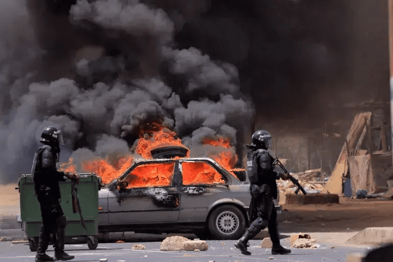 Sénégal : la loi d’amnistie du 13 mars 2024 amendée pour exclure toutes les infractions pénales