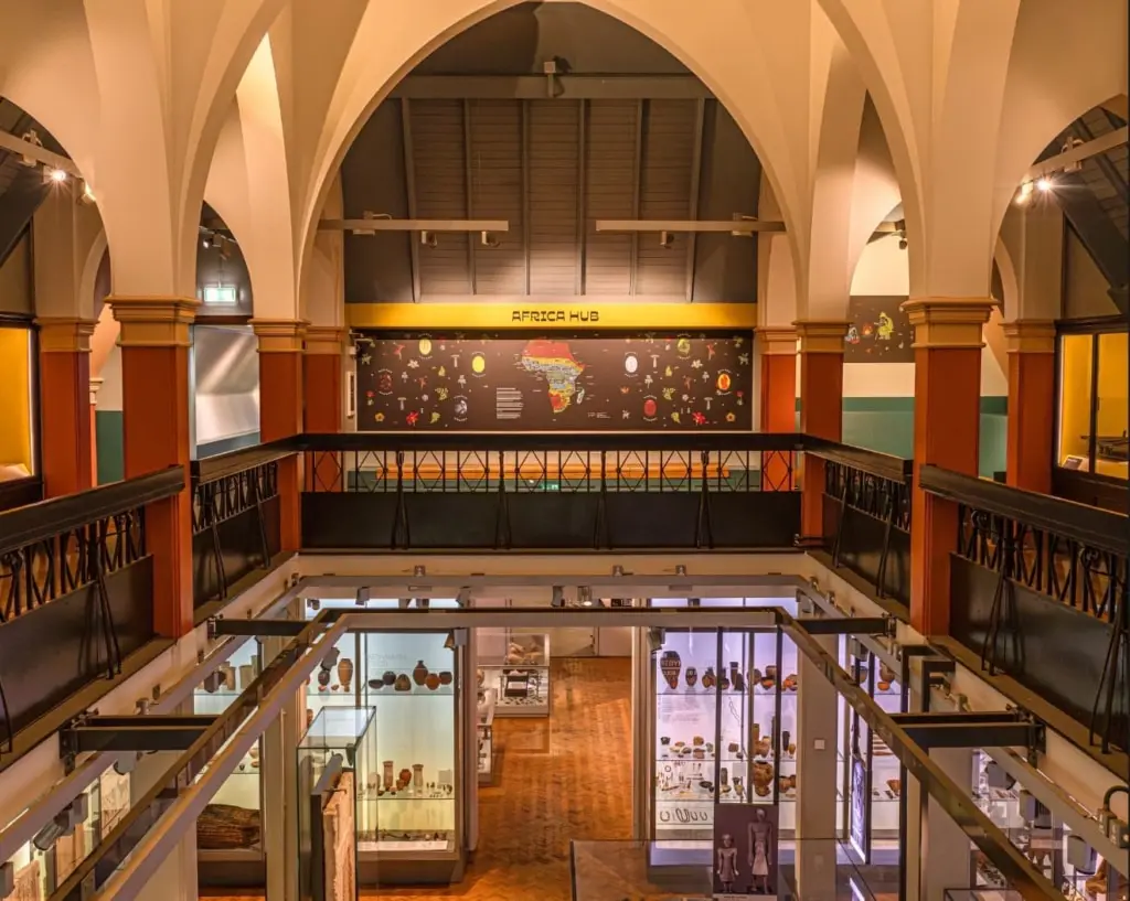 « Centre africain » : un espace ouvert au musée de Manchester pour faire la lumière sur les objets africains pillés pendant la domination britannique