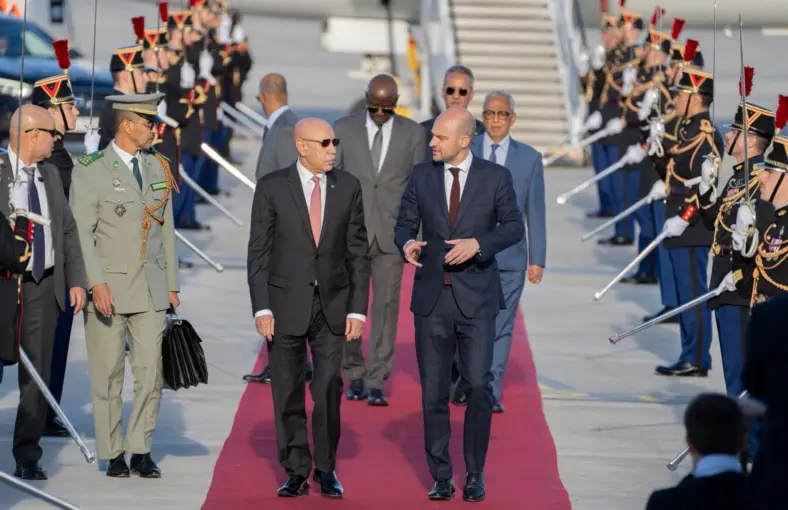 Le président mauritanien en France : des enjeux sécuritaires et économiques dans un contexte régional complexe