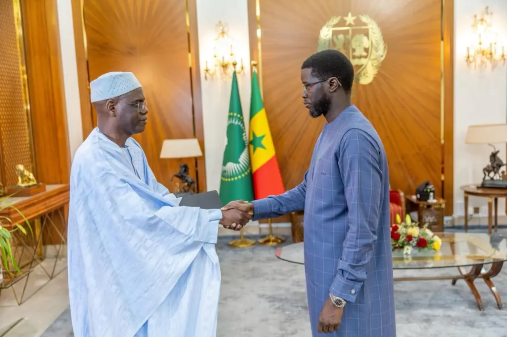 Sénégal : Le président Faye choisit un technocrate pour diriger le prochain gouvernement