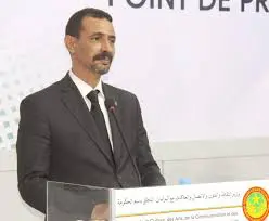 Le porte-parole du gouvernement : « la baisse des cours mondiaux du pétrole se répercutera sur les prix des carburants en Mauritanie »