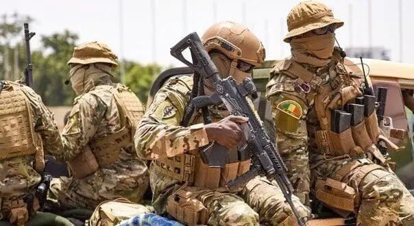 L’armée malienne annonce la libération de 5 otages qui étaient détenus par un groupe armé