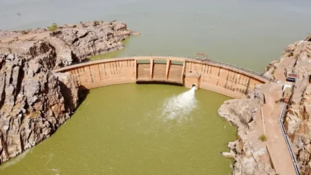 Le ministère de l’hydraulique : « la station de décantation de Beni Naaji a su maintenir la production de l’eau du projet Aftout malgré la hausse du niveau de turbidité »